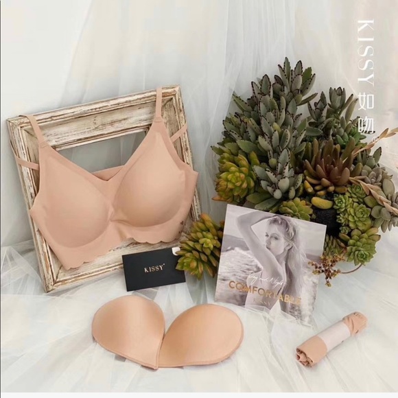 Comfort and body hugging push up wireless bra set - Picture 6 of 8